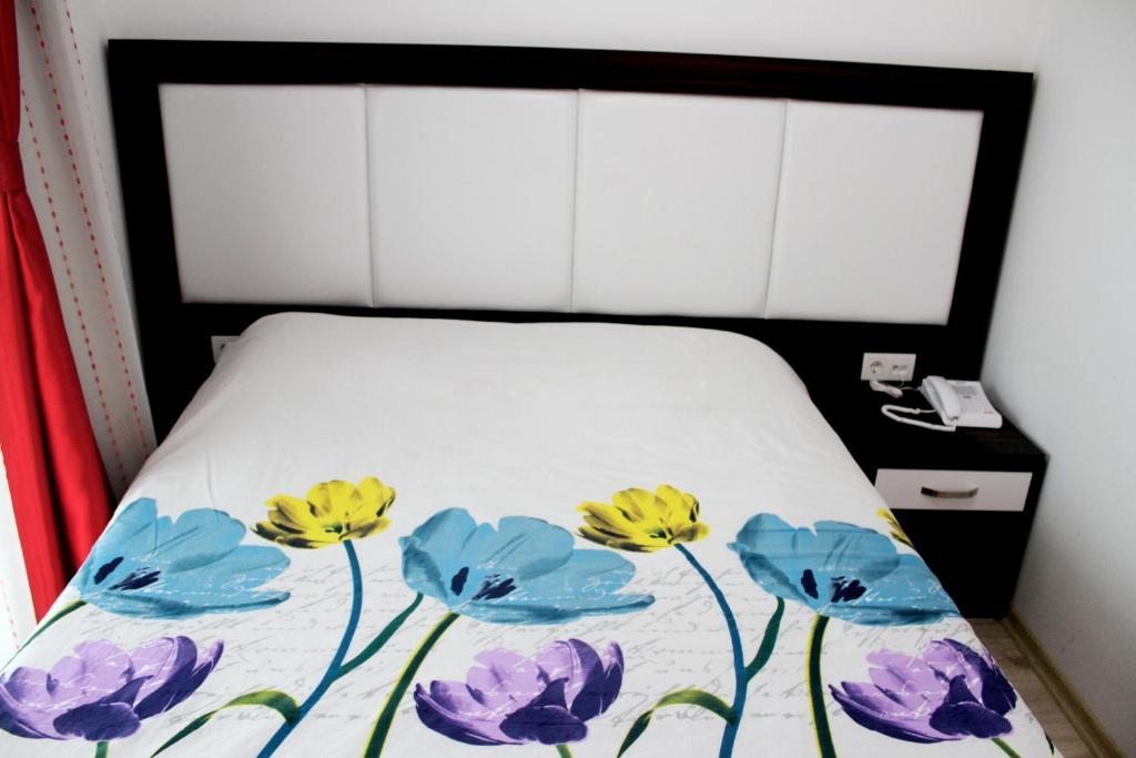 Двухместный (Стандартный двухместный номер с 1 кроватью и видом на море) отеля Volkii Hotel, Анталия