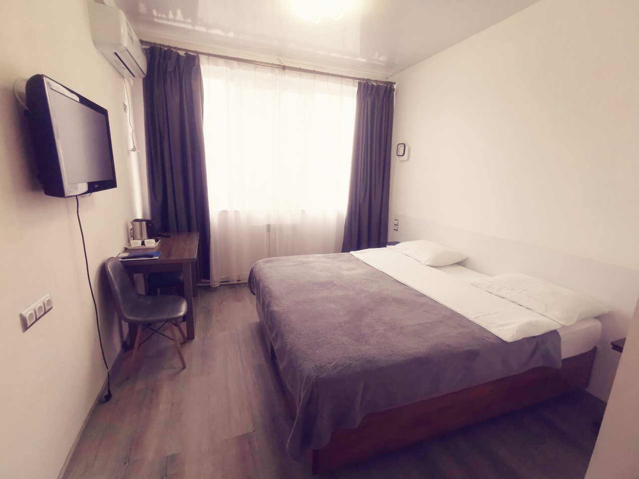 Двухместный (Cтандарт( 1 двуспальная кровать)), Гостиница Исток