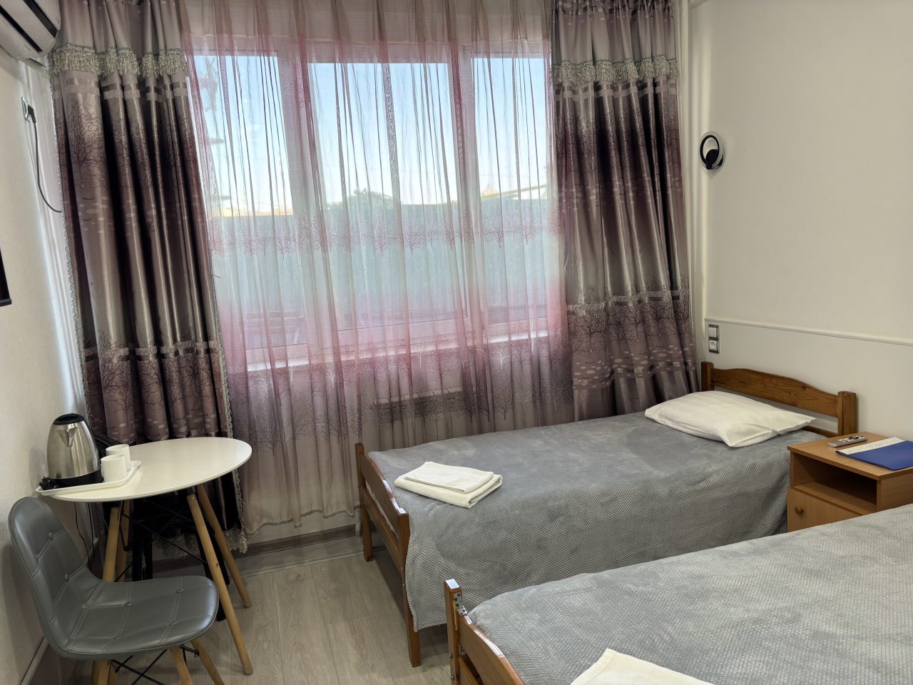 Двухместный (Эконом-класса с 2 отдельными кроватями), Гостиница Исток