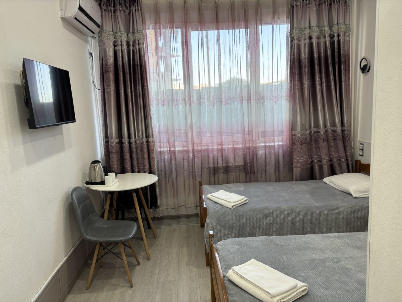 Двухместный (Эконом-класса с 2 отдельными кроватями), Гостиница Исток