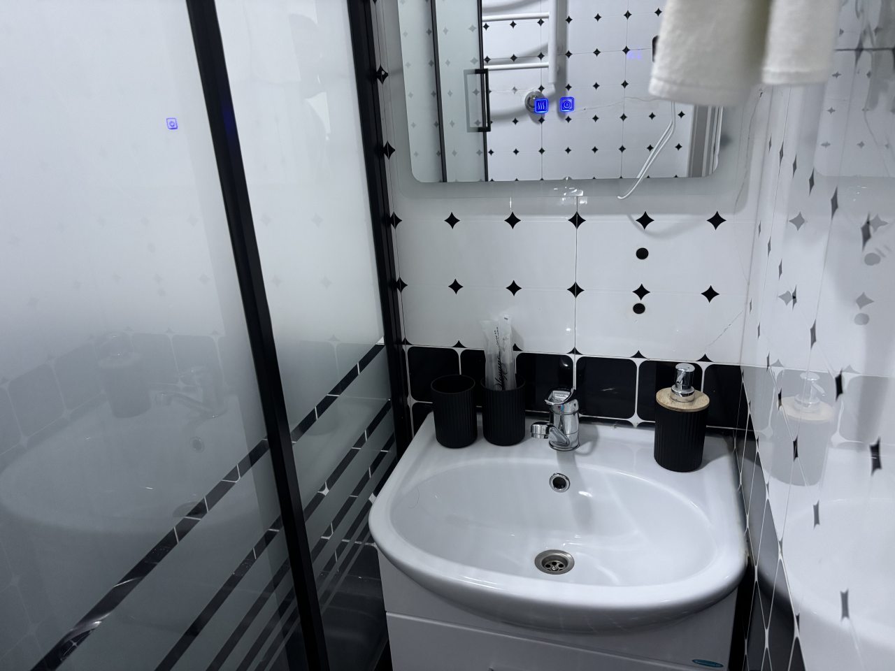 Двухместный (Cтандарт( 1 двуспальная кровать)), Гостиница Исток