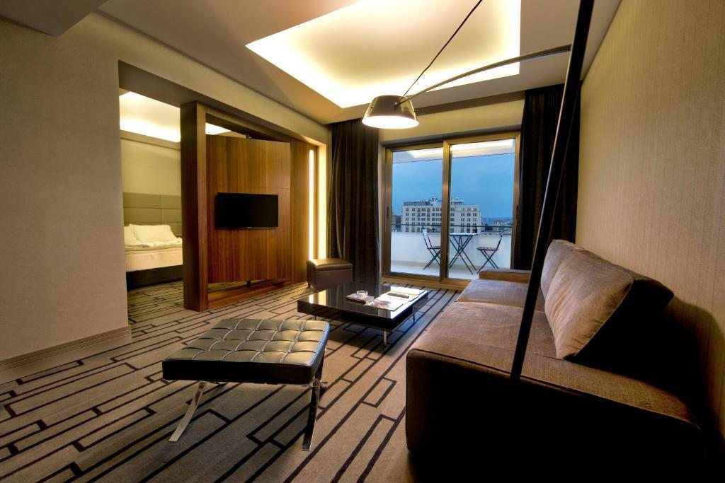 Сьюит (Улучшенный люкс с видом на Босфор) отеля Cihangir Hotel, Стамбул
