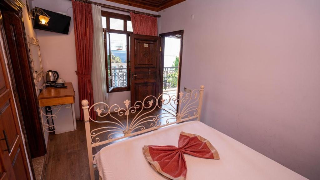 Двухместный (Двухместный номер с 1 кроватью и частичным видом на море) отеля Antalya Inn Hotel, Анталия