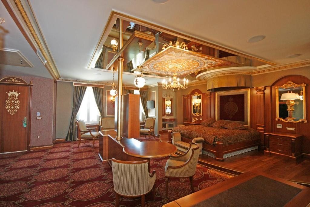 Сьюит (Люкс с кроватью размера «king-size») отеля Fuat Pasa Yalisi - Special Category Bosphorus, Стамбул