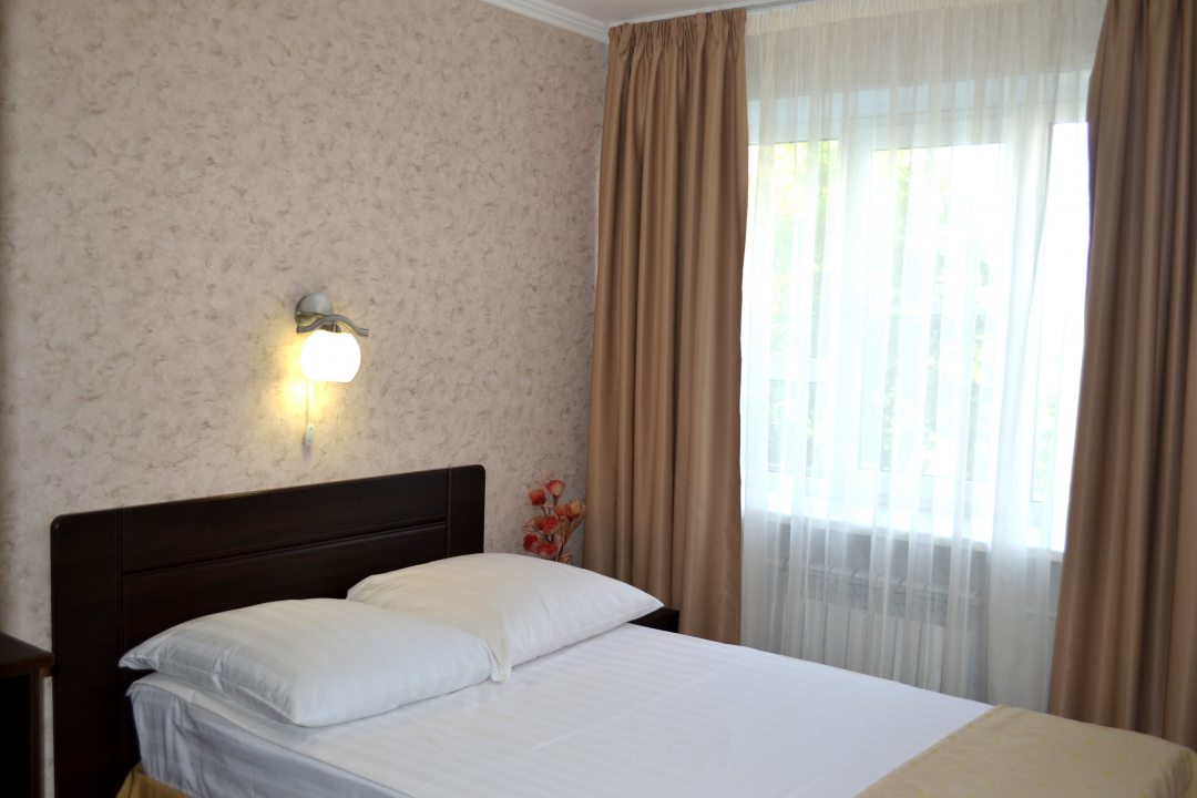 Одноместный (Стандарт, Однокомнатный, с 1,5 спальной кроватью) гостиницы Знаменск