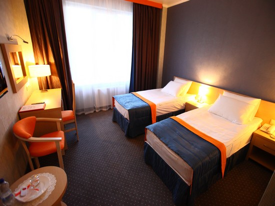 Номер с двумя кроватями в гостинице Аэроотель Краснодар. Гостиница Аэроотель Краснодар