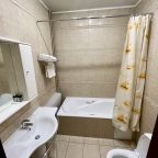 Люкс, Отель Славянский