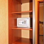 Люкс, Отель Славянский