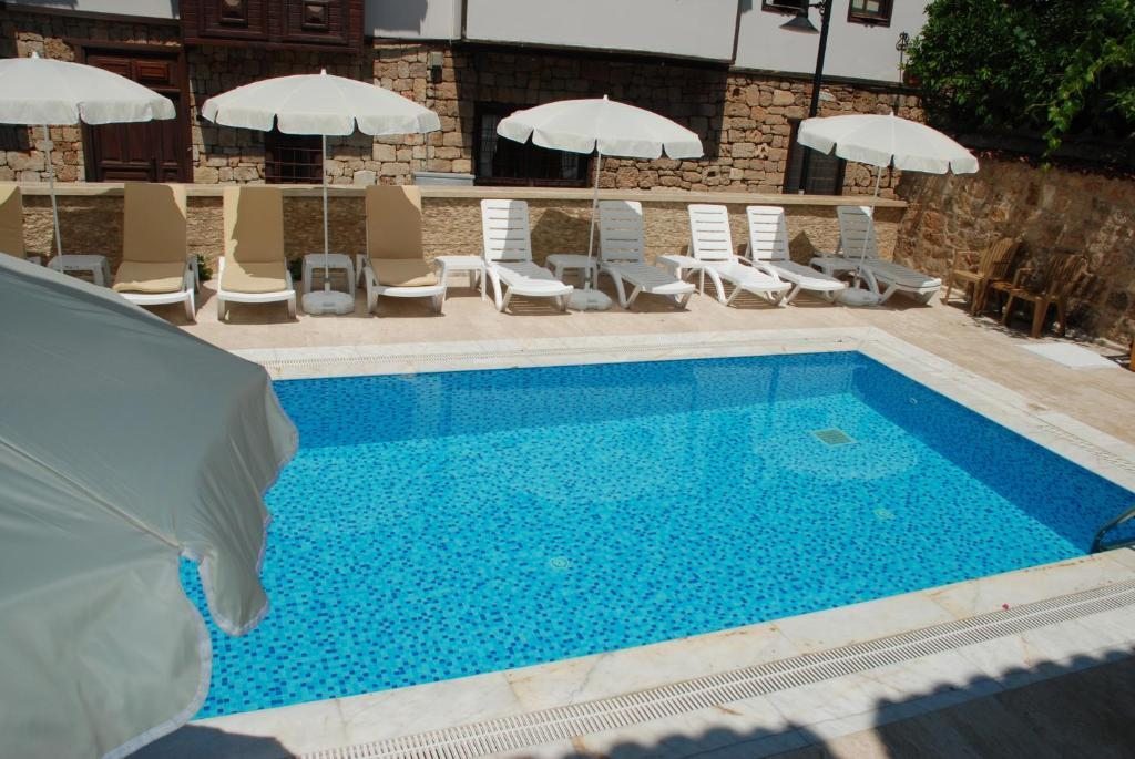 Двухместный (Номер Делюкс с видом на бассейн) отеля Urcu Hotel, Анталия