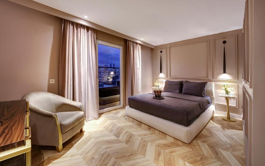 Двухместный (Номер с кроватью размера «queen-size» и балконом) отеля Vizon Hotel Osmanbey, Стамбул