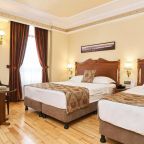 Трехместный (Номер с 1 двуспальной и 1 односпальной кроватями), Отель Best Western Empire Palace