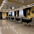 В зале ресторана можно провести встречу, мини собрание или конференцию.