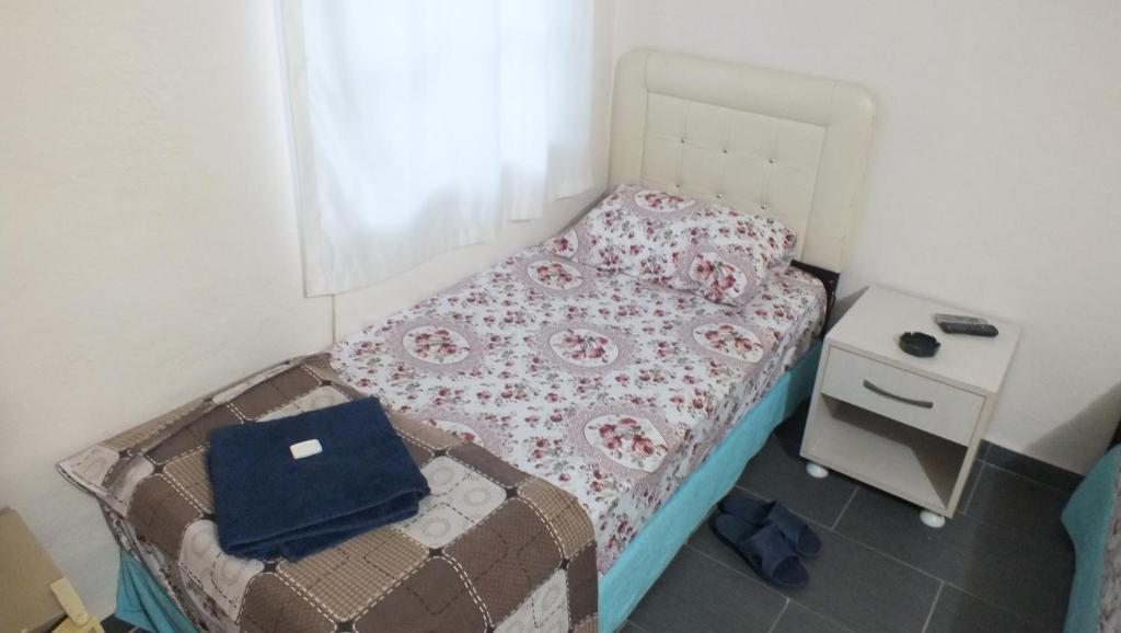 Двухместный (Стандартный двухместный номер с 2 отдельными кроватями и общей ванной комнатой) гостевого дома Ersoy Efe Pansiyon, Анталия