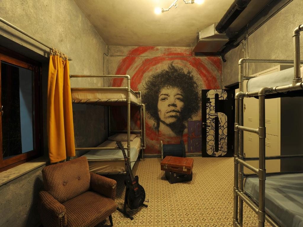 Номер (Кровать в общем четырехместном номере для мужчин и женщин) хостела Role Street Hostel, Анталия