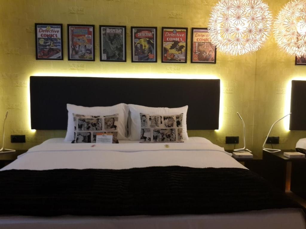 Трехместный (Стандартный двухместный номер с 1 кроватью и дополнительной кроватью) отеля Tempo Fair Suites, Стамбул
