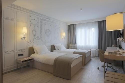 Двухместный (Улучшенный двухместный номер с 1 кроватью или 2 отдельными кроватями) отеля Balsamo, Стамбул