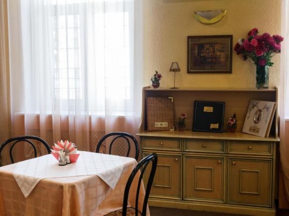 Отель Экватор