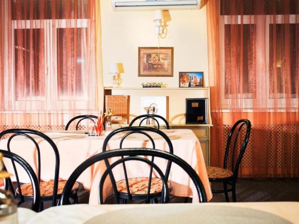 Отель Экватор