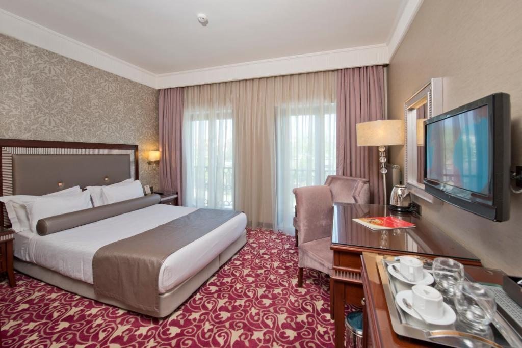 Двухместный (Двухместный номер Делюкс с 2 отдельными кроватями) отеля Emporium, Стамбул