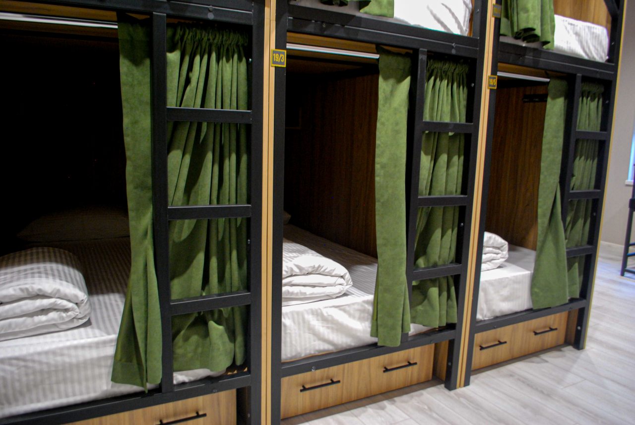 Восьмиместный (Мужской номер НИЗ), Гостиница Михалыч