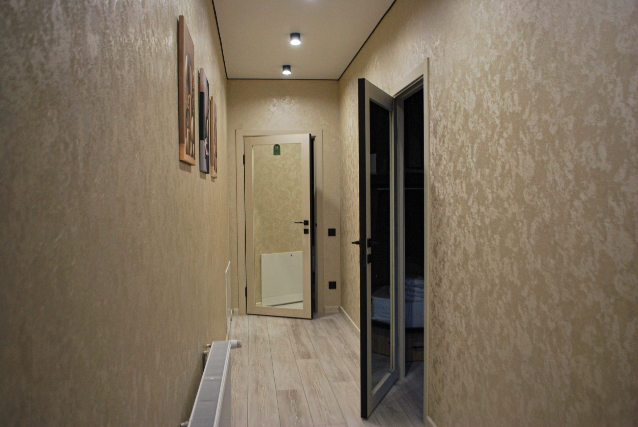 Восьмиместный (Мужской номер НИЗ), Гостиница Михалыч