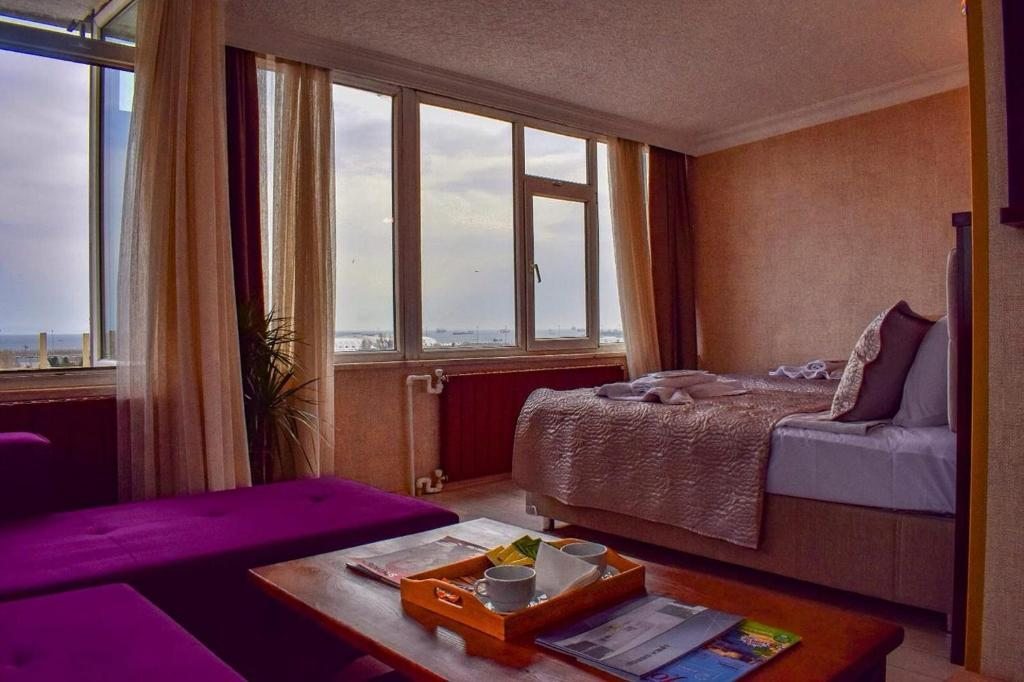 Семейный (Семейный номер с видом на море) отеля Mekke Istanbul, Стамбул