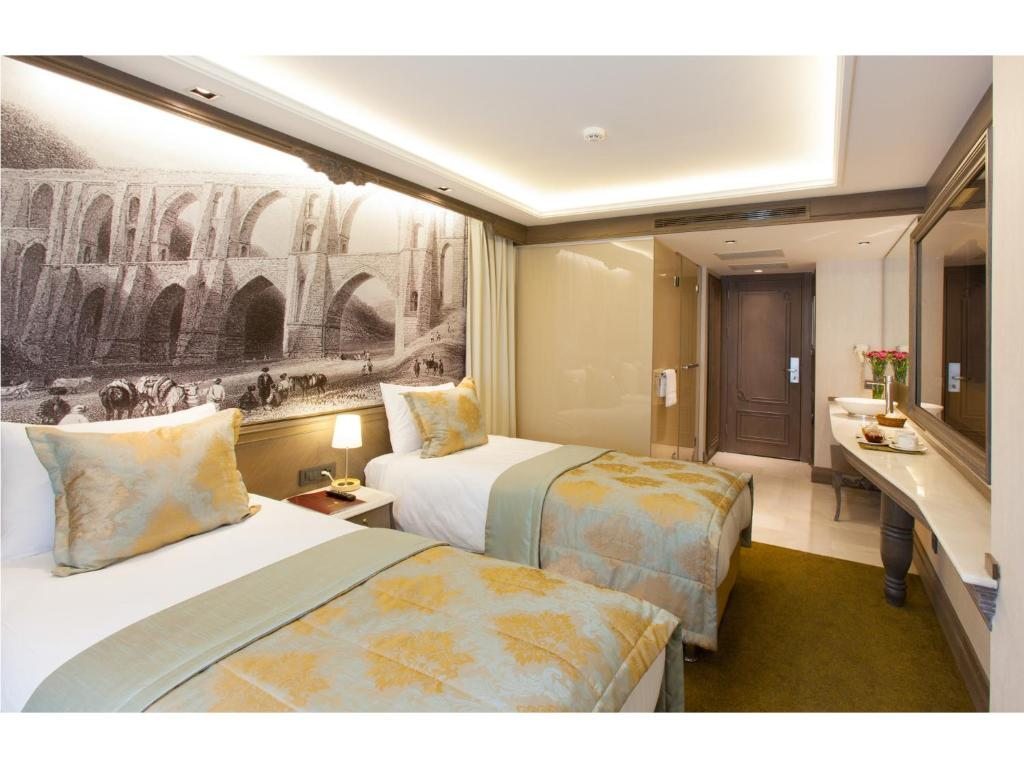 Трехместный (Двухместные номер с 1 дополнительной кроватью) отеля Pierre Loti, Стамбул
