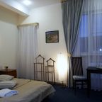 Люкс (Двухкомнатный номер с двухспальной кроватью), Гостевой дом Кантри Хауз