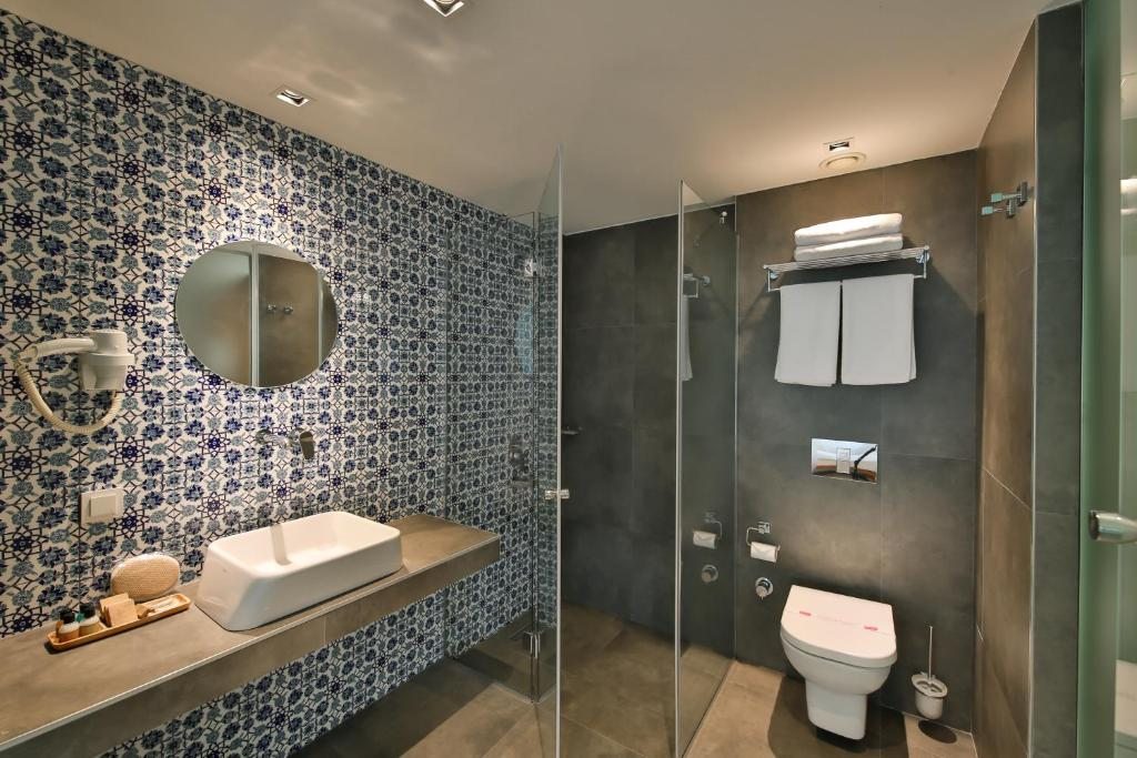 Двухместный (Улучшенный двухместный номер с 1 кроватью или 2 отдельными кроватями) отеля Alilass Hotel, Стамбул