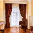 Сьюит (Двухуровневый семейный люкс), Amber Hotel