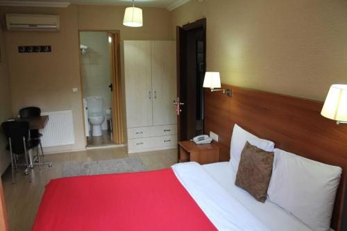 Двухместный (Бюджетный двухместный номер с 1 кроватью) апарт-отеля Belle Maison Hotel&Residence, Стамбул
