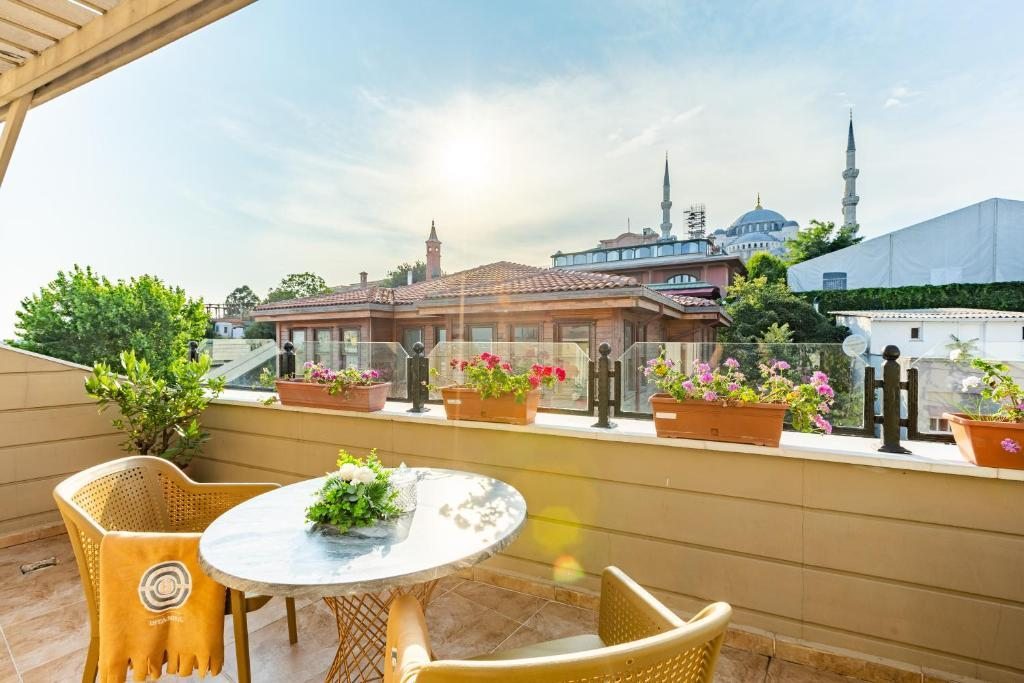 Сьюит (Улучшенный двухместный номер с 1 кроватью и террасой – площадь 15 кв. м) отеля Best Point Hotel Old City, Стамбул