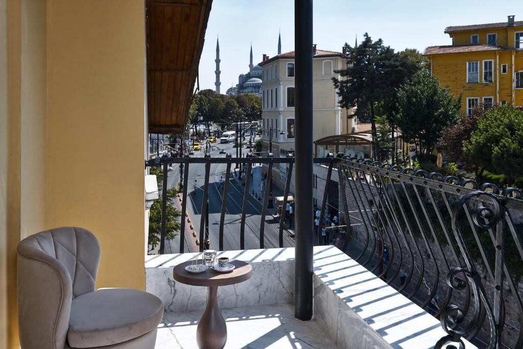 Sophia hotel стамбул. Boutique Saint Sophia Стамбул. Boutique Saint Sophia. Kabasakal CAD. No:5 Sultanahmet, Фатих, 34122 Стамбул, Турция аутлеты в близи.