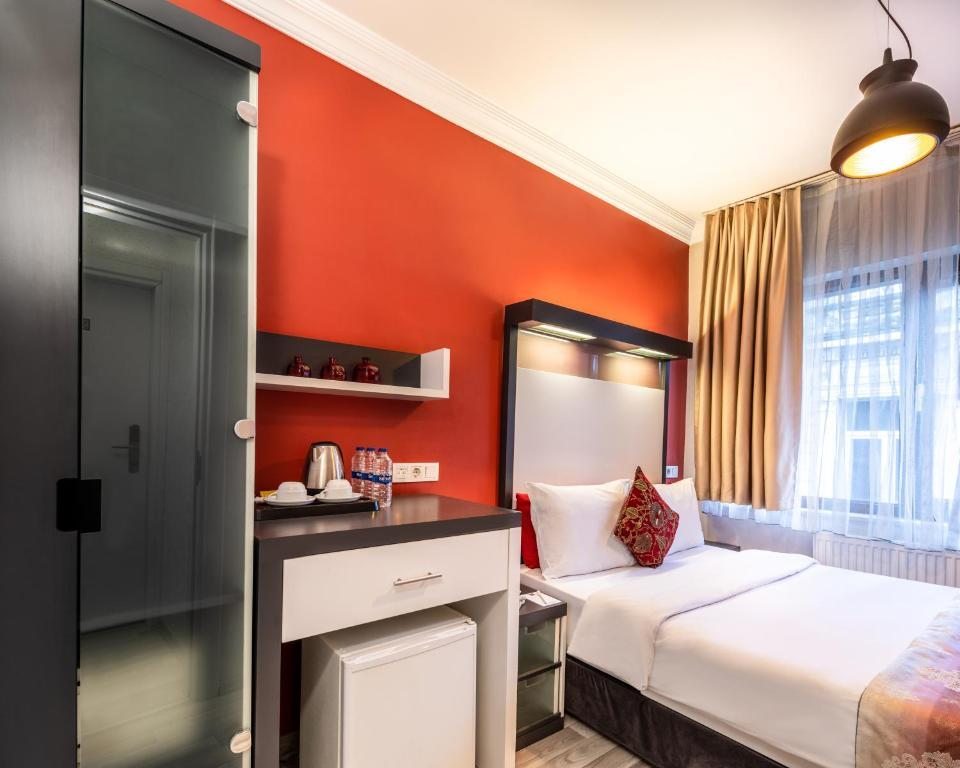 Двухместный (Стандартный двухместный номер с 1 кроватью) отеля Caberia Suite Taksim Hotel, Стамбул