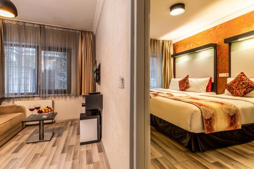 Трехместный (Трехместный номер «Комфорт») отеля Caberia Suite Taksim Hotel, Стамбул