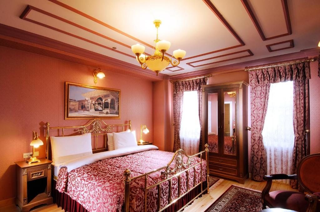 Семейный (Семейный номер с 2 спальнями и 2 ванными комнатами) отеля Darussaade Istanbul Hotel, Стамбул
