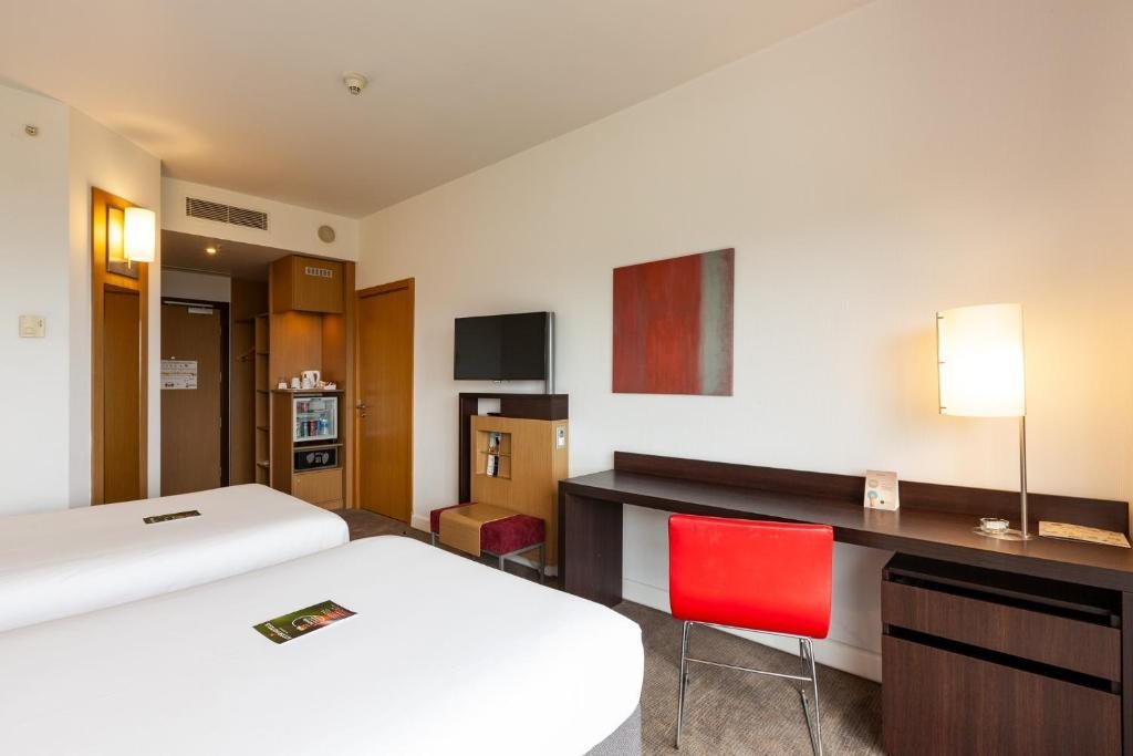 Двухместный (Улучшенный двухместный номер с 2 отдельными кроватями и видом на море) отеля Novotel Trabzon, Трабзон