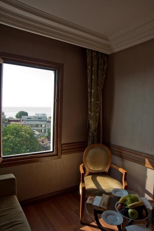 Двухместный (Улучшенный двухместный номер с 1 кроватью и видом на море) отеля Ferman Hotel-Special Category, Стамбул