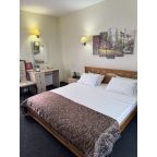 Двухместный (Двухместный Комфорт c балконом (1 кровать или 2 отдельные кровати )), Гостиничный комплекс Святогор