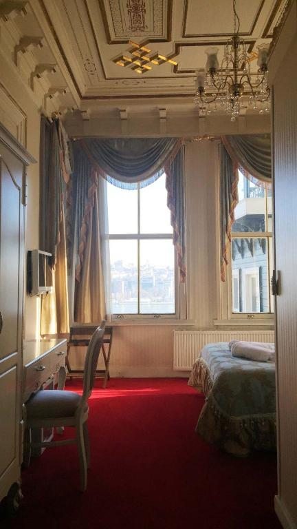 Двухместный (Улучшенный двухместный номер с 1 кроватью и видом на море), HHK Hotel