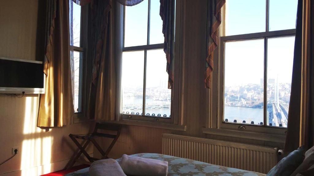 Двухместный (Улучшенный двухместный номер с 1 кроватью и видом на море), HHK Hotel