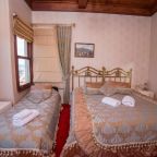 Трехместный (Стандартный трехместный номер с видом на море), HHK Hotel