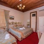 Трехместный (Стандартный трехместный номер с видом на море), HHK Hotel