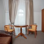 Люкс (Люкс), Гостиница Ампаро