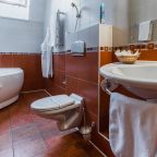 Люкс (Люкс), Гостиница Ампаро