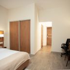 Двухместный (Джуниор сюит с 1 кроватью или 2 отдельными кроватями), Гостиница Ампаро