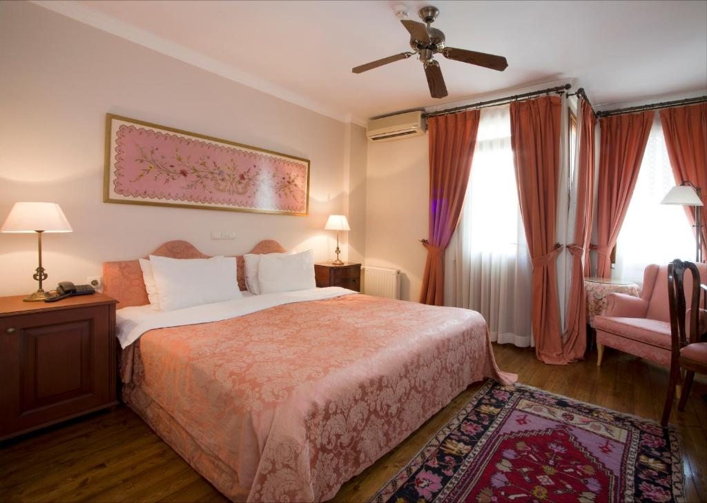Двухместный (Стандартный двухместный номер с 1 кроватью) отеля Hotel Sari Konak, Стамбул