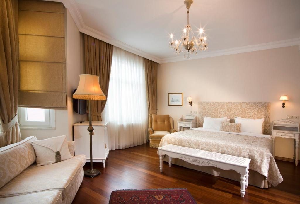 Сьюит (Семейный смежный номер) отеля Hotel Sari Konak, Стамбул