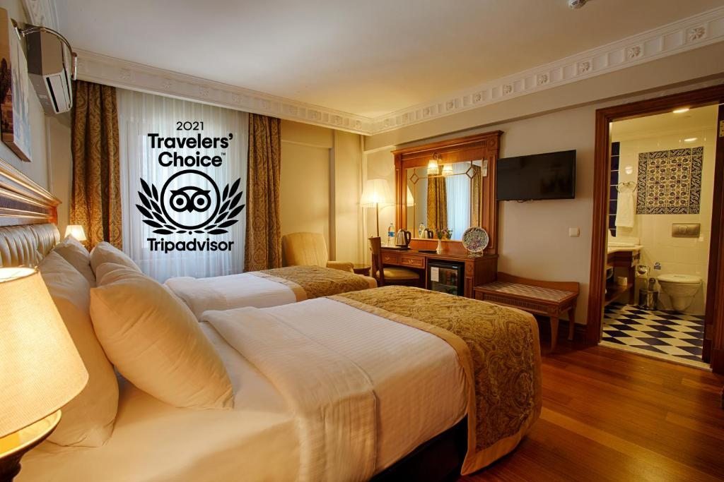 Двухместный (Улучшенный двухместный номер с 1 кроватью или 2 отдельными кроватями) отеля Hotel Sumengen, Стамбул