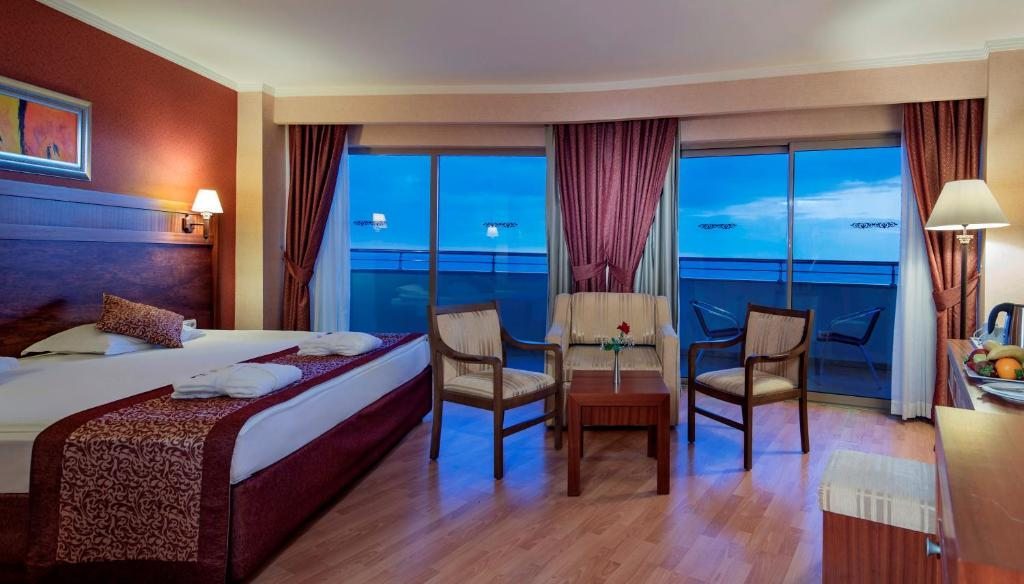 Двухместный (Улучшенный двухместный номер с 1 кроватью или 2 отдельными кроватями и видом на море) курортного отеля Alba Royal Hotel - Adults Only (+16), Сиде